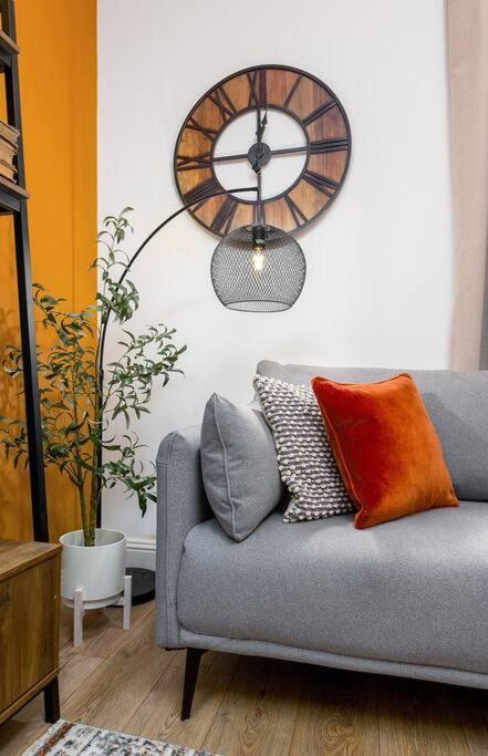 The Stylish 3-Bedroom Maisonette Retreat Στέρλινγκ Εξωτερικό φωτογραφία