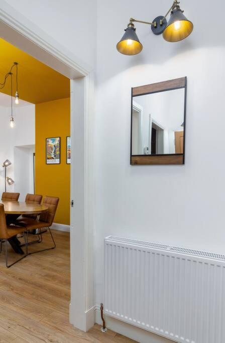 The Stylish 3-Bedroom Maisonette Retreat Στέρλινγκ Εξωτερικό φωτογραφία