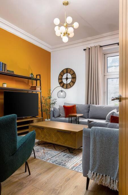 The Stylish 3-Bedroom Maisonette Retreat Στέρλινγκ Εξωτερικό φωτογραφία